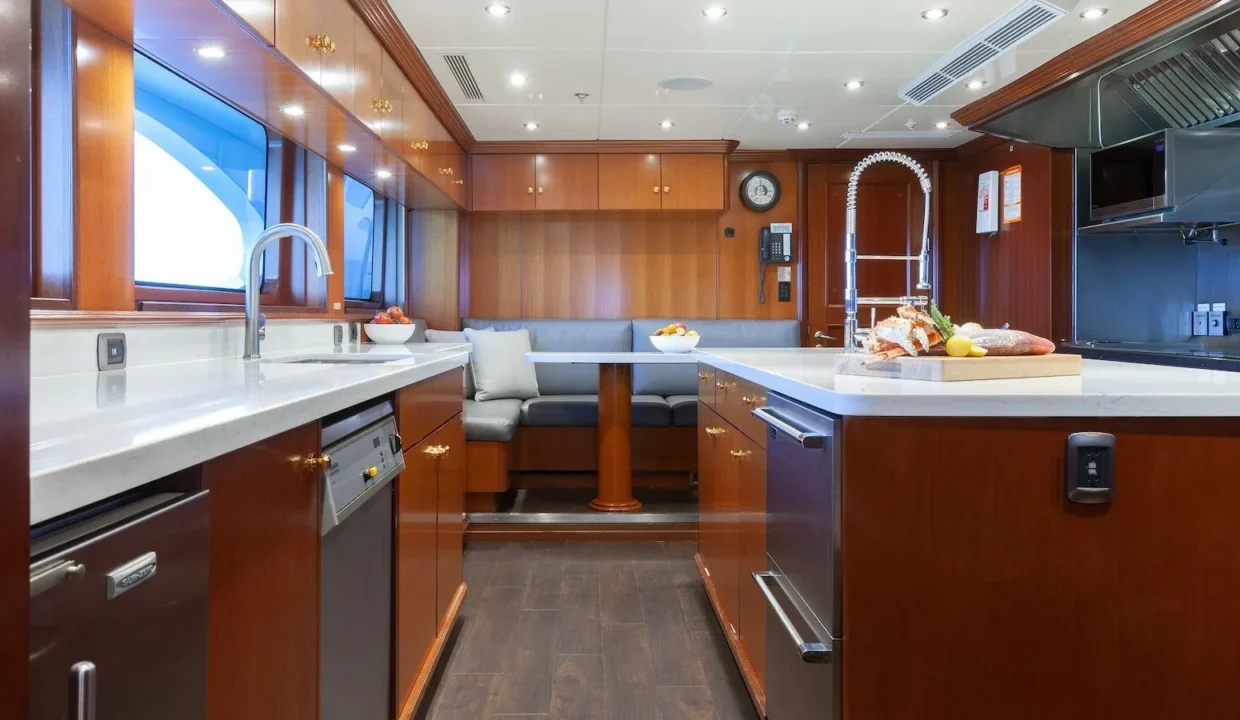 1666700079123_yacht_mia_elise_ii_superyacht_iyc_galley