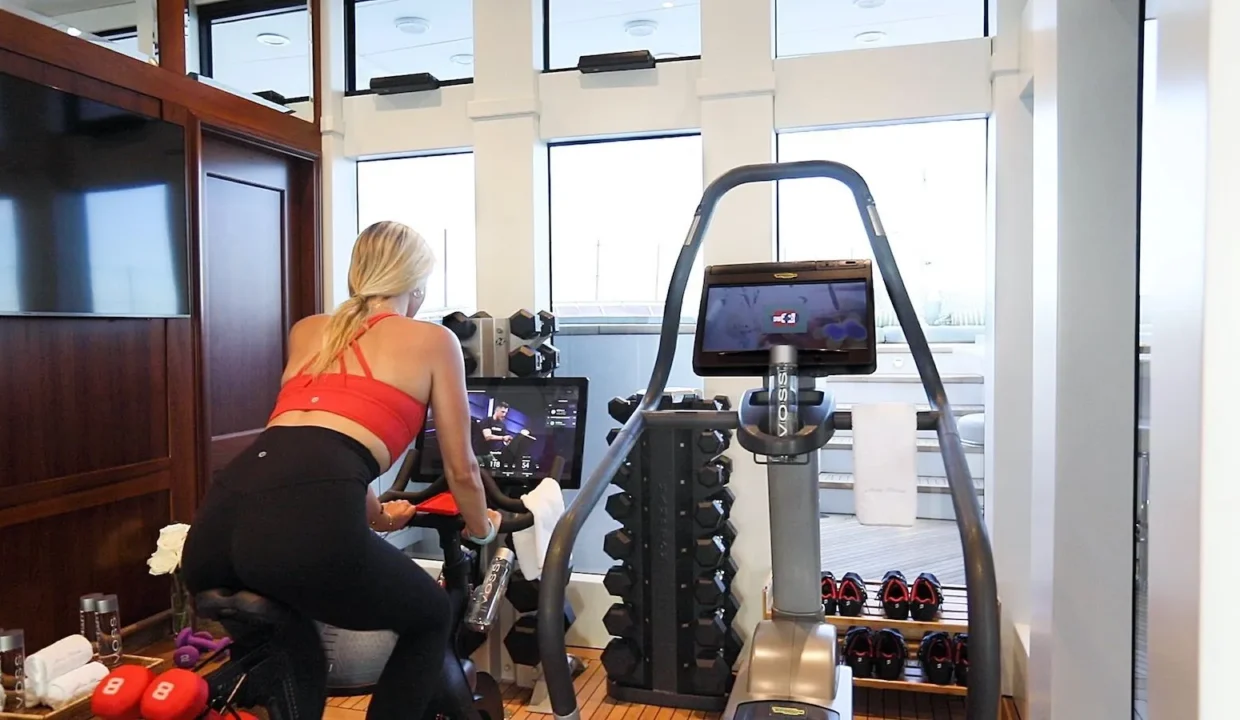 1666700115102_yacht_mia_elise_ii_superyacht_iyc_gym_view_forward