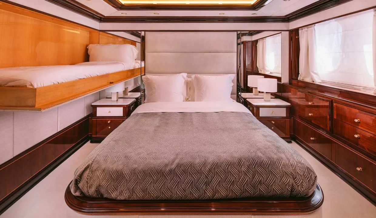 1666700667381_Double-cabin-with-pullman
