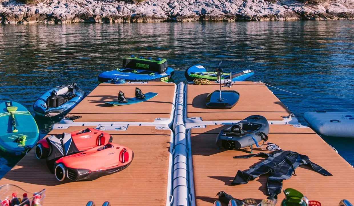 1670323682757_Water-toys-2